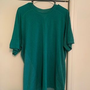 Lululemon Metal Vent Tech short sleeve t shirt.  Kelly green.  XL.  Great cond.